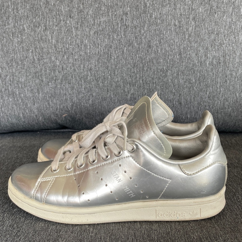 Stan Smith Adidas liquid silver sneakers US 7 - Picture 4 of 11